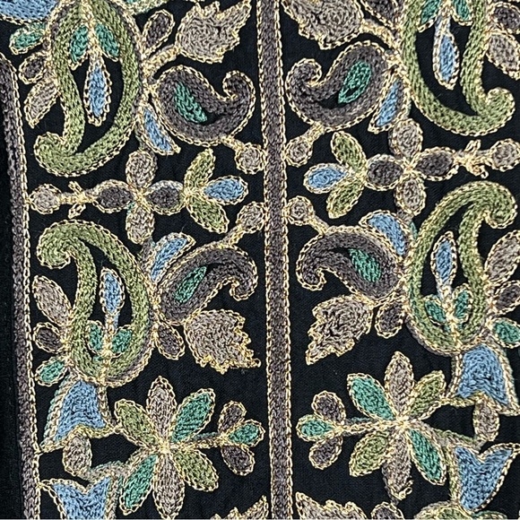 Soft Surroundings Black Boho Embroidered V-Neck Jersey Knit Top Women's Size PL - Picture 6 of 10